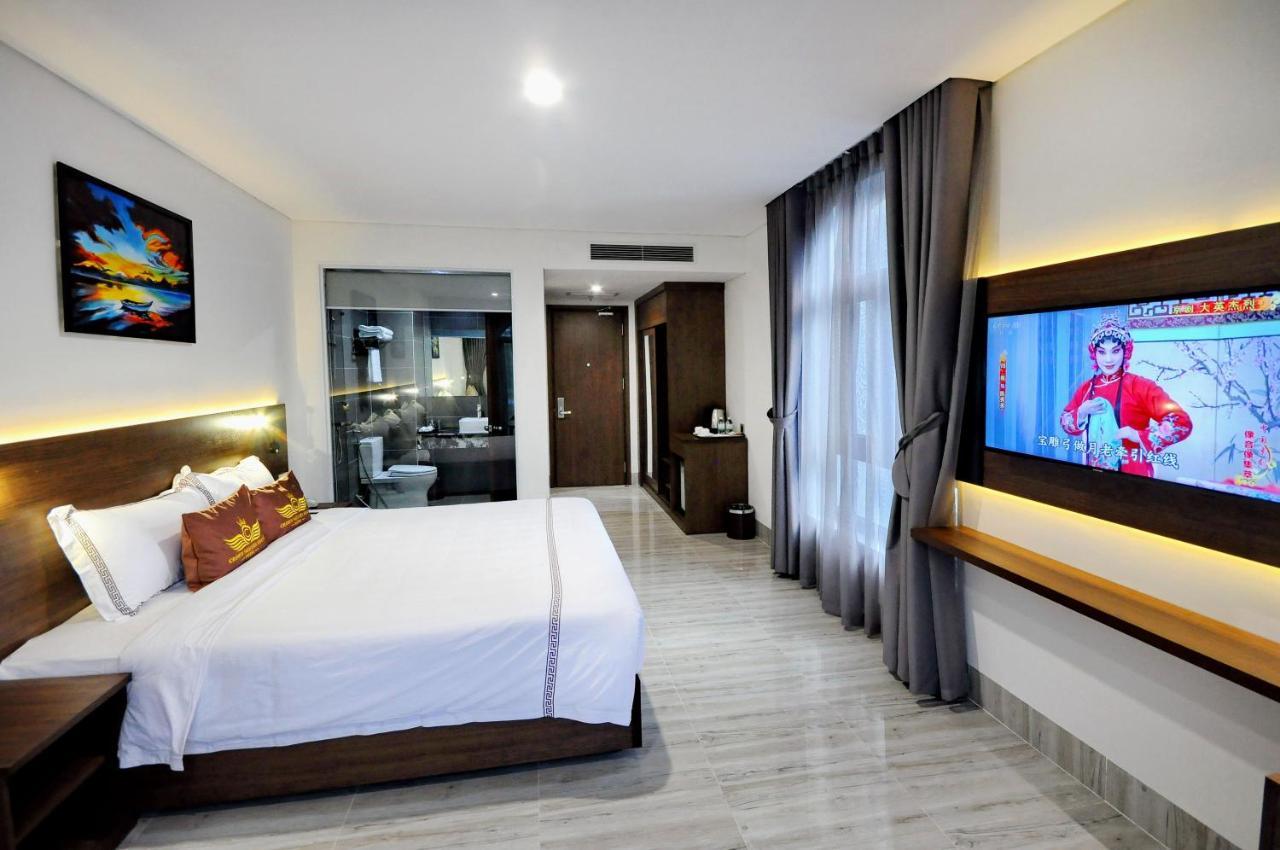 Crown Nguyen Hoang Hotel Nha Trang Exterior foto