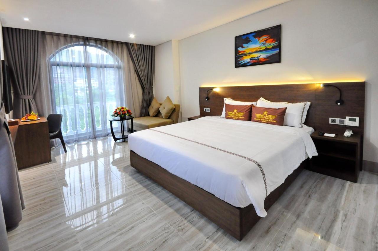 Crown Nguyen Hoang Hotel Nha Trang Exterior foto